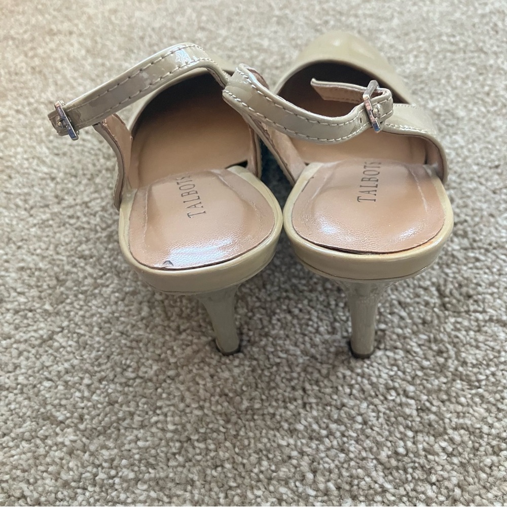 Talbots Cream Patent Slingback High Heel‎ Pumps Size 6.5 - Picture 5 of 7